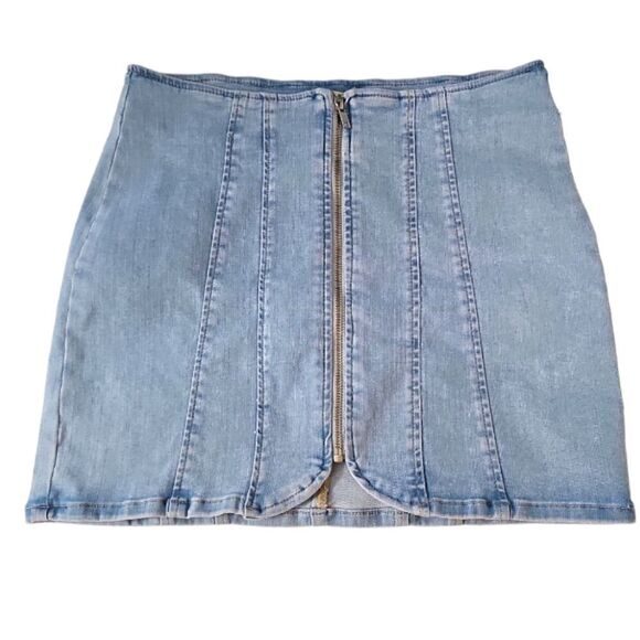 Free People Layla Zip Denim Mini Skirt in Starwash Blue Size 8 - Picture 5 of 8